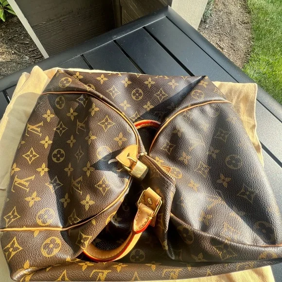 Louis Vuitton Monogram Brown Monogram Speedy 35..like new, dust bag and lock key - Picture 4 of 9